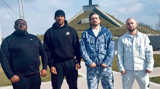 Усик влаштував шоу для Джошуа в Києві: танці, пісні і справжній колорит