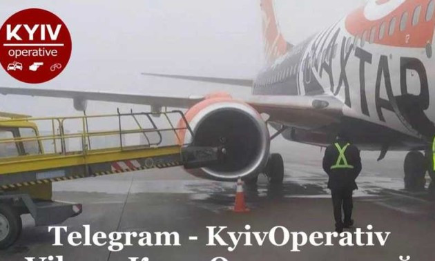 У Борисполі технічний транспорт пошкодив літак, яким літає Шахтар