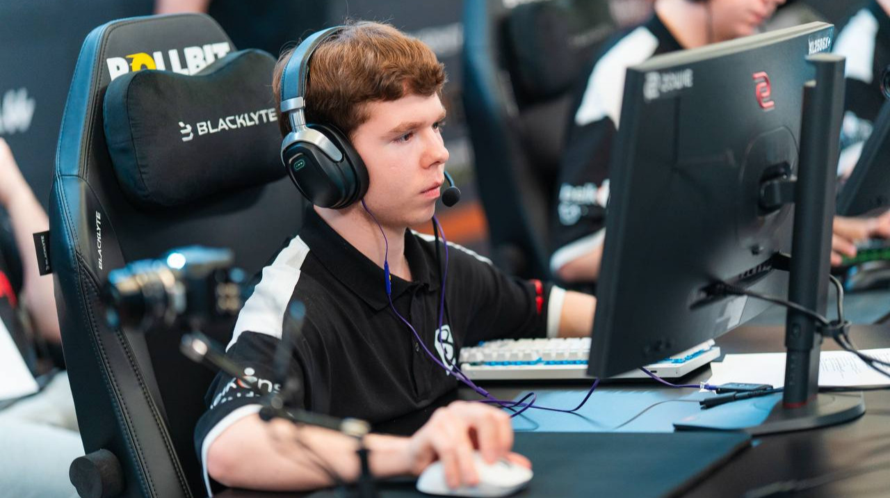 Неочікуване рішення: українська команда B8 виставила гравця на продаж