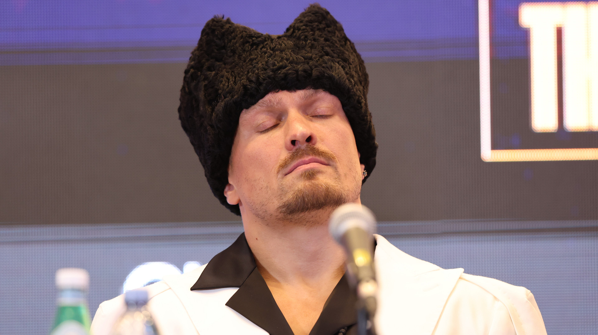 Don't push the horses та Who is душніла: згадуємо найкумедніші фрази Олександра Усика