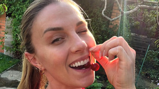 Харлан здивувала фанатів: олімпійська чемпіонка тепер вирощує помідори