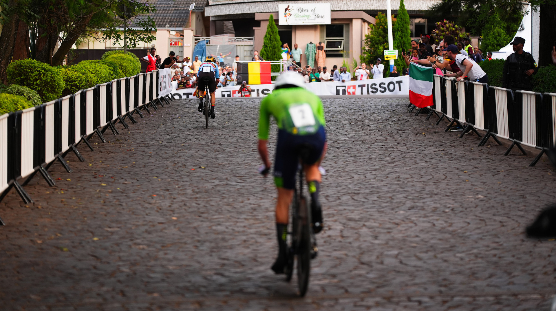 Унизительное поражение Погачара на ЧМ-2025, третье подряд золото Эвенепула. Итоги недели