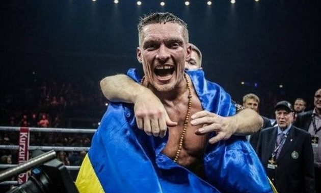 Російський боксер про поєдинок Усика з Гассієвим: Усику не потрібно битися, йому треба - боксувати