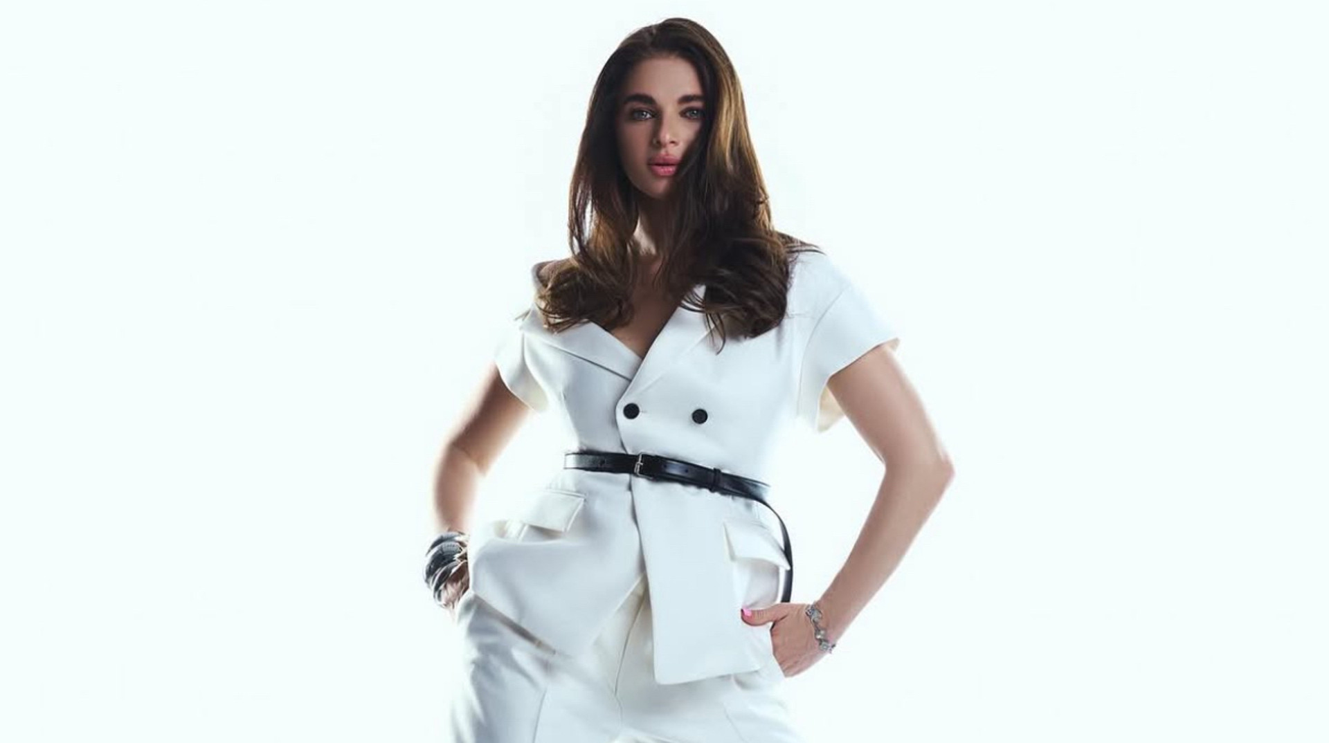 Жена Усика похвасталась совместным фото со звездой сериала Игра престолов