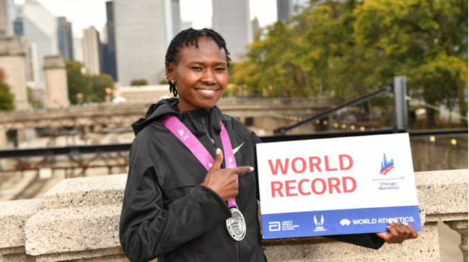 Мировую рекордсменку в марафонском беге отстранили из-за допинга