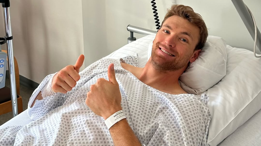 Французький біатлоніст переніс операцію на спині