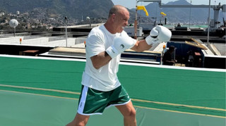 Легенда UFC дебютував у боксі та опинився в нокауті після масової бійки