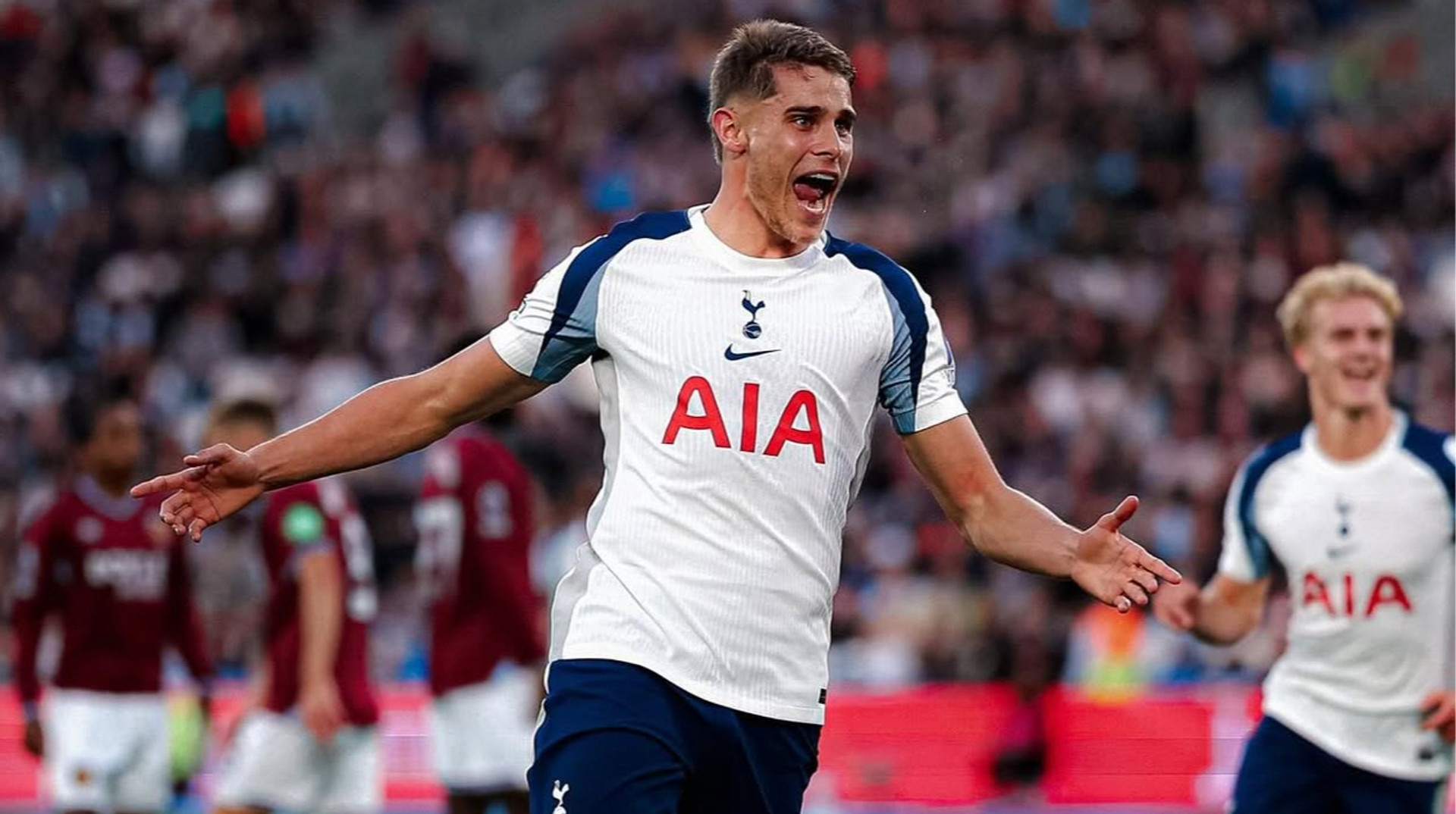 Пробежал 75 метров за 12 секунд: защитник Тоттенхэма забил безумный сольный гол в Лиге чемпионов