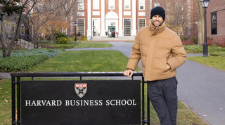 Розповів про глобальний спортивний феномен Kings League: легенда Барселони провів лекцію в Гарварді