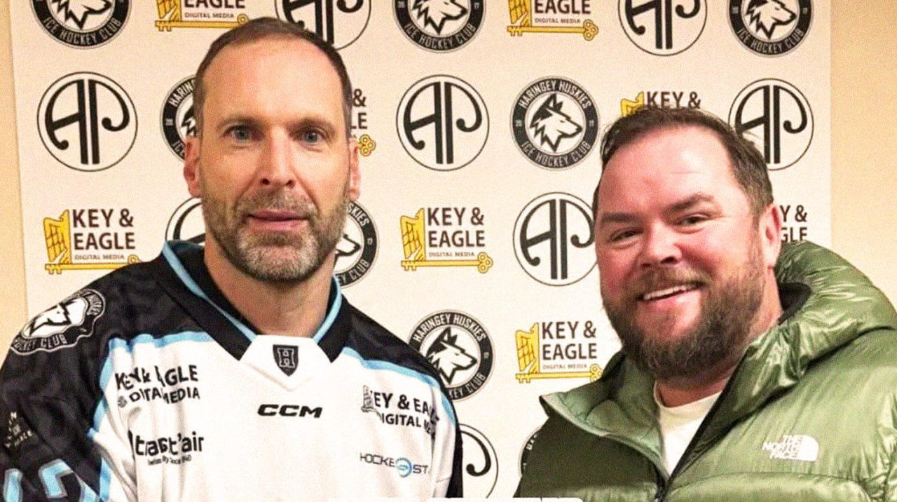 Легенда Челсі підписав контракт з хокейним клубом