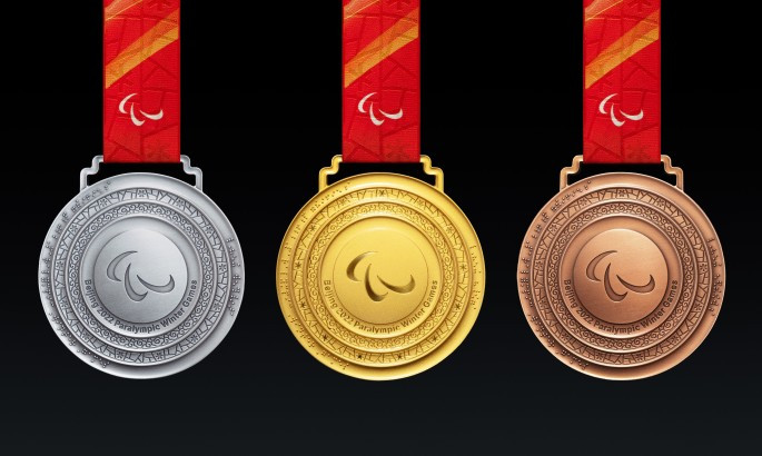 Як виглядають медалі зимових Олімпійських ігор-2022