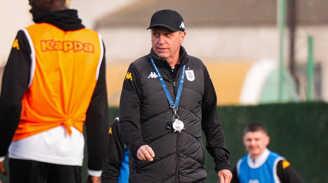 Футболистов команд, которые он возглавлял, часто называли мужиками, – экс-арбитр ФИФА объяснил, зачем сборной нужен Вернидуб