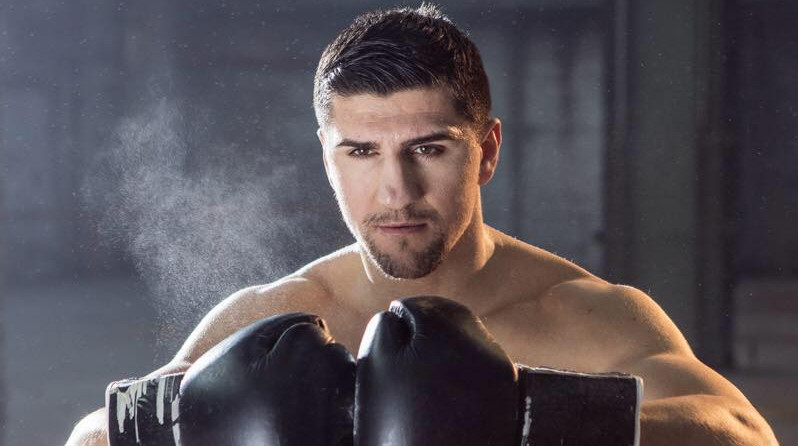 Вони просто розсипалися: Хук порівняв себе з британськими суперниками Усика