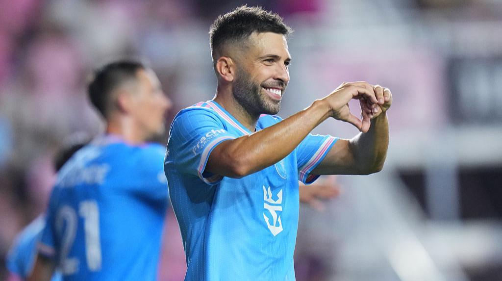 Вслед за Бускетсом. Альба объявил о завершении карьеры