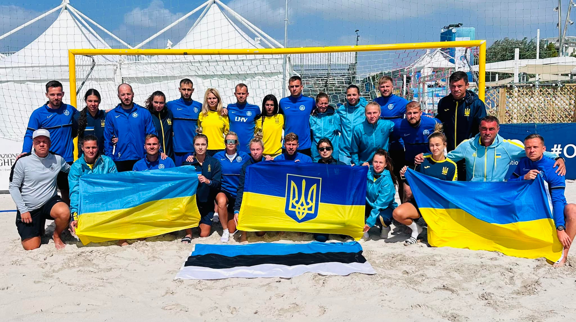 Пляж, пісок та щось не ОК. Українські пляжники обурюються забороною на участь в футбольній Євролізі