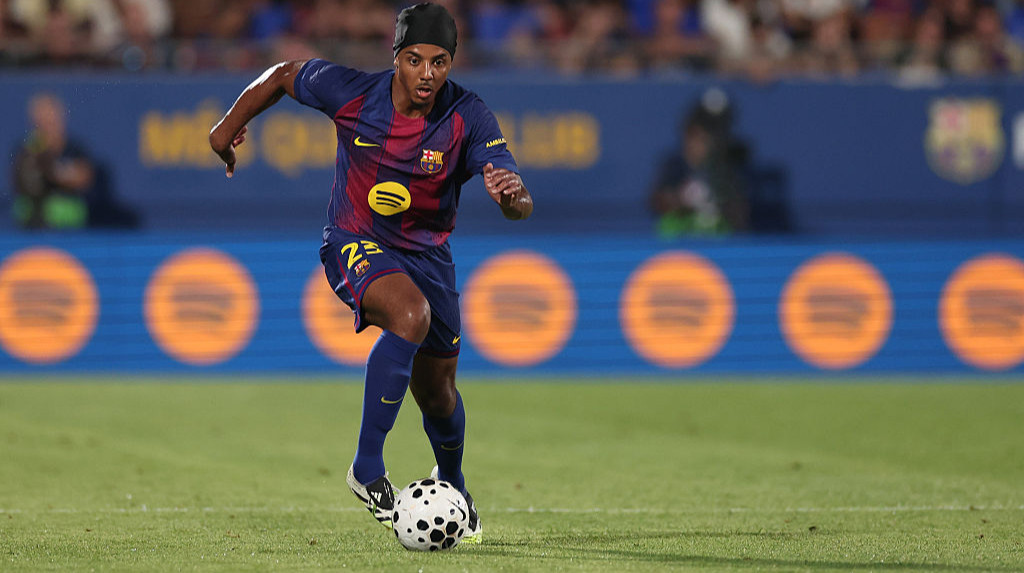 Барселона оголосила про підписання нового контракту з основним захисником