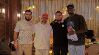 Погба з хорошими друзями: зірковий футболіст зробив спільне фото з російськими бійцями UFC