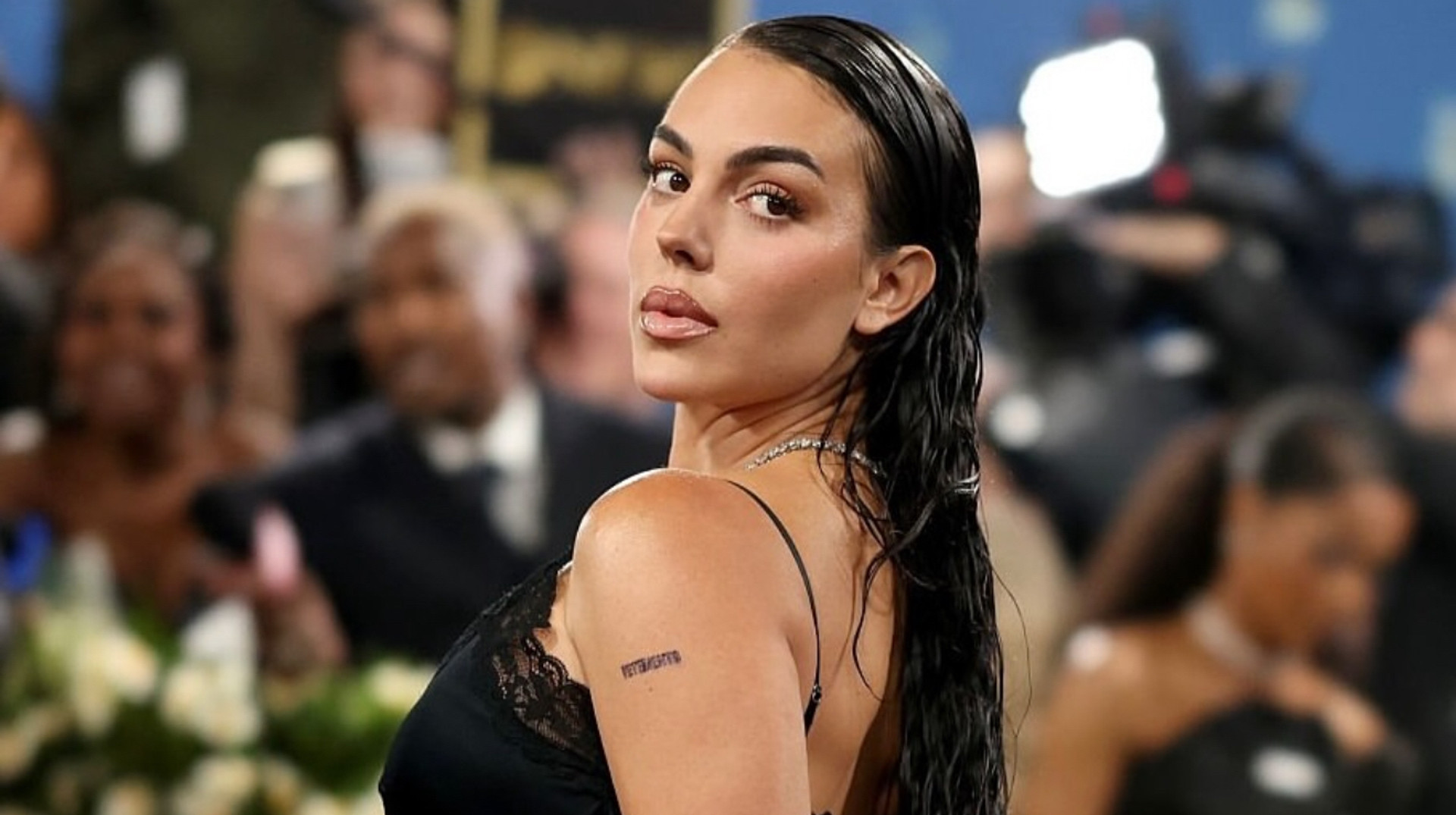 Яскравий дебют: кохана Роналду запалила на Met Gala у наряді принцеси Діани