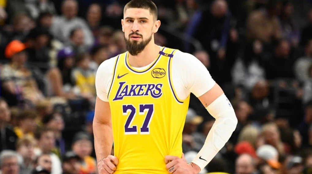 Нью-Йорк Нікс відрахує українця Леня