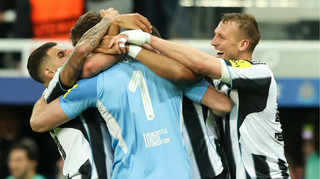 Голкіпер Ньюкасла зробив феноменальний асист у матчі ЛЧ: кинув м’яч рукою на 59 метрів