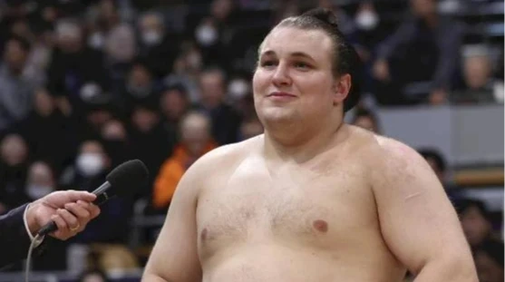 72-й йокозуна в історії здивований підготовкою Аонішікі до Aki Basho 2026