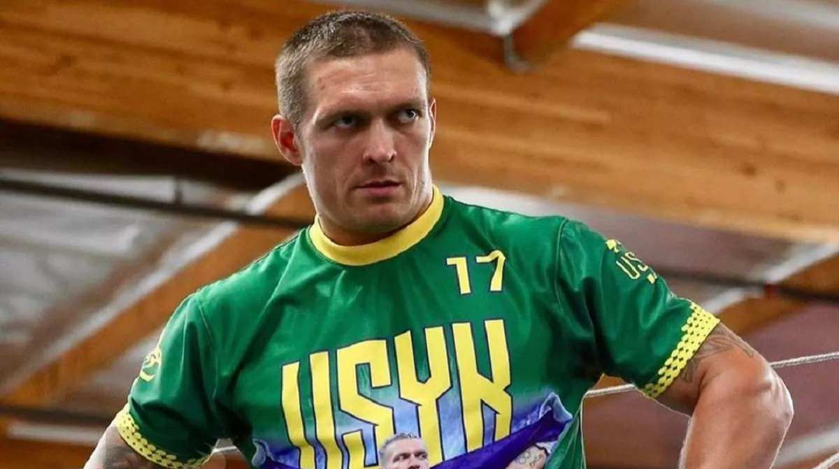 Усик: У світовій історії ще не було такого, щоб чемпіон світу з боксу грав за один із найкращих клубів України