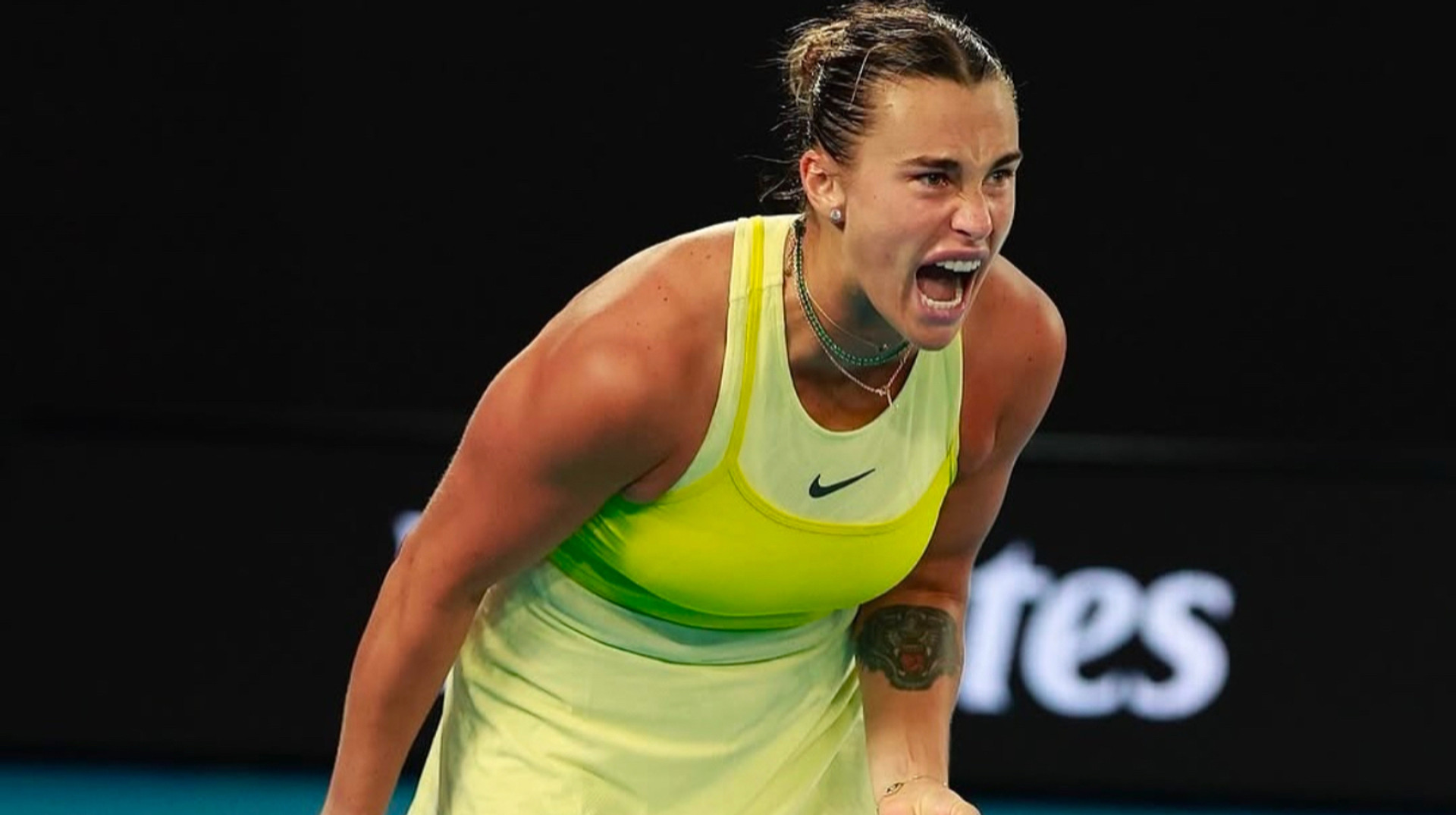 Здали нерви: Сабалєнка зламала ракетку після поразки у фіналі Australian Open-2025