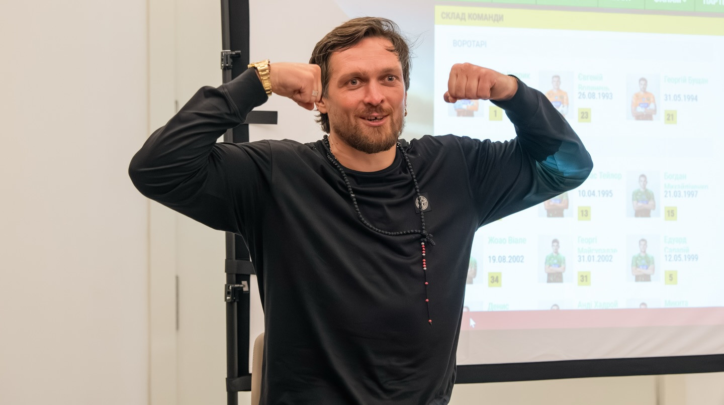 Украинский футбол умирает: Усик раскритиковал судейство в матче Полесье - Динамо