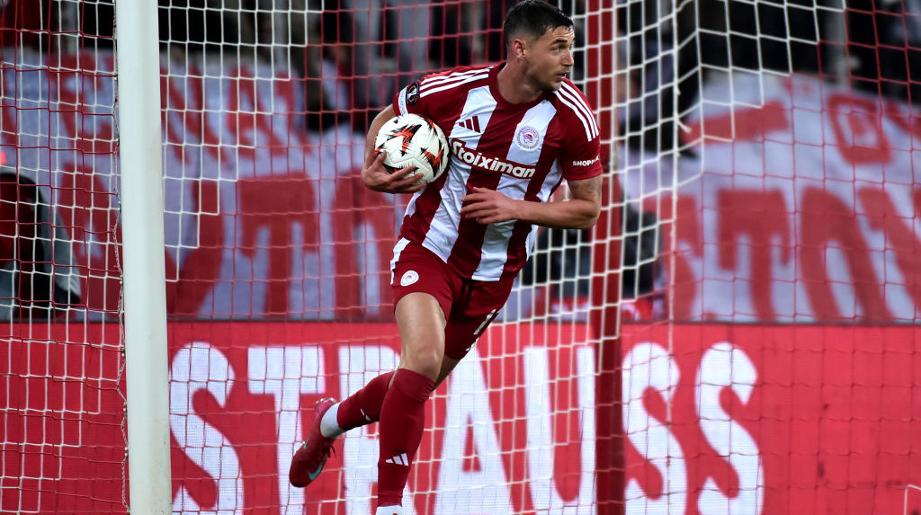 Це справжня сила: Яремчук подякував фанатам Олімпіакоса за підтримку