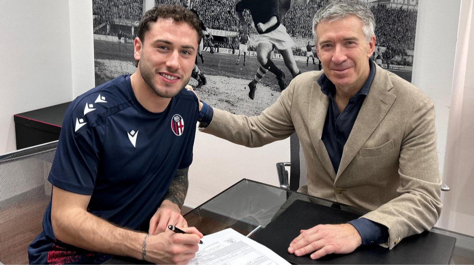 Экс-капитан Милана заинтересовал турецкие гранды