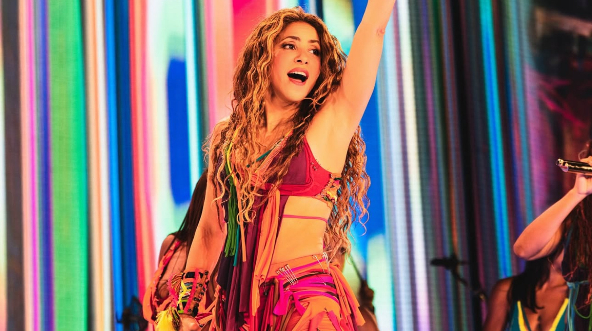 Украла гимн ЧМ-2010 и миллионы для Африки: бывшую жену легенды Барселоны подозревают в обмане