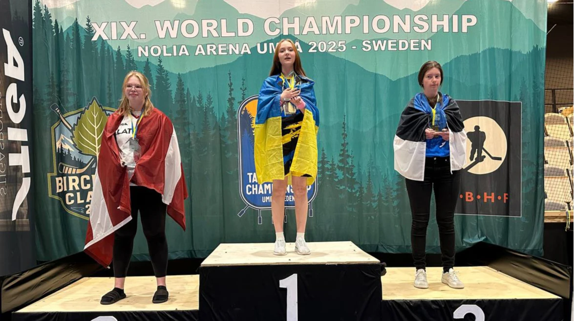 🥇 Українка Іванцова – чемпіонка світу з настільного хокею