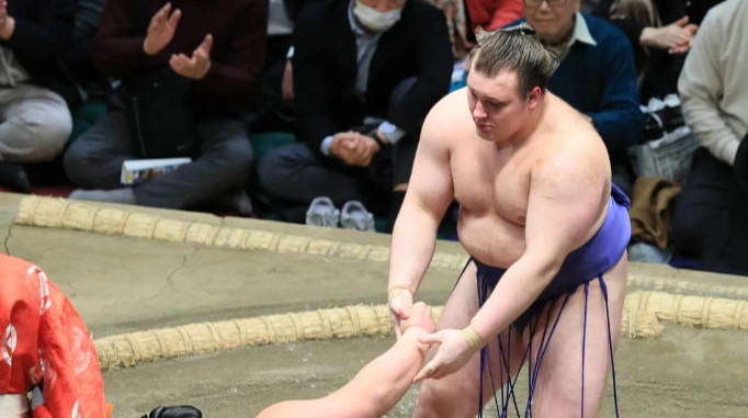 Аонішікі переміг, Шіші повівся на хенку: результати Hatsu Basho