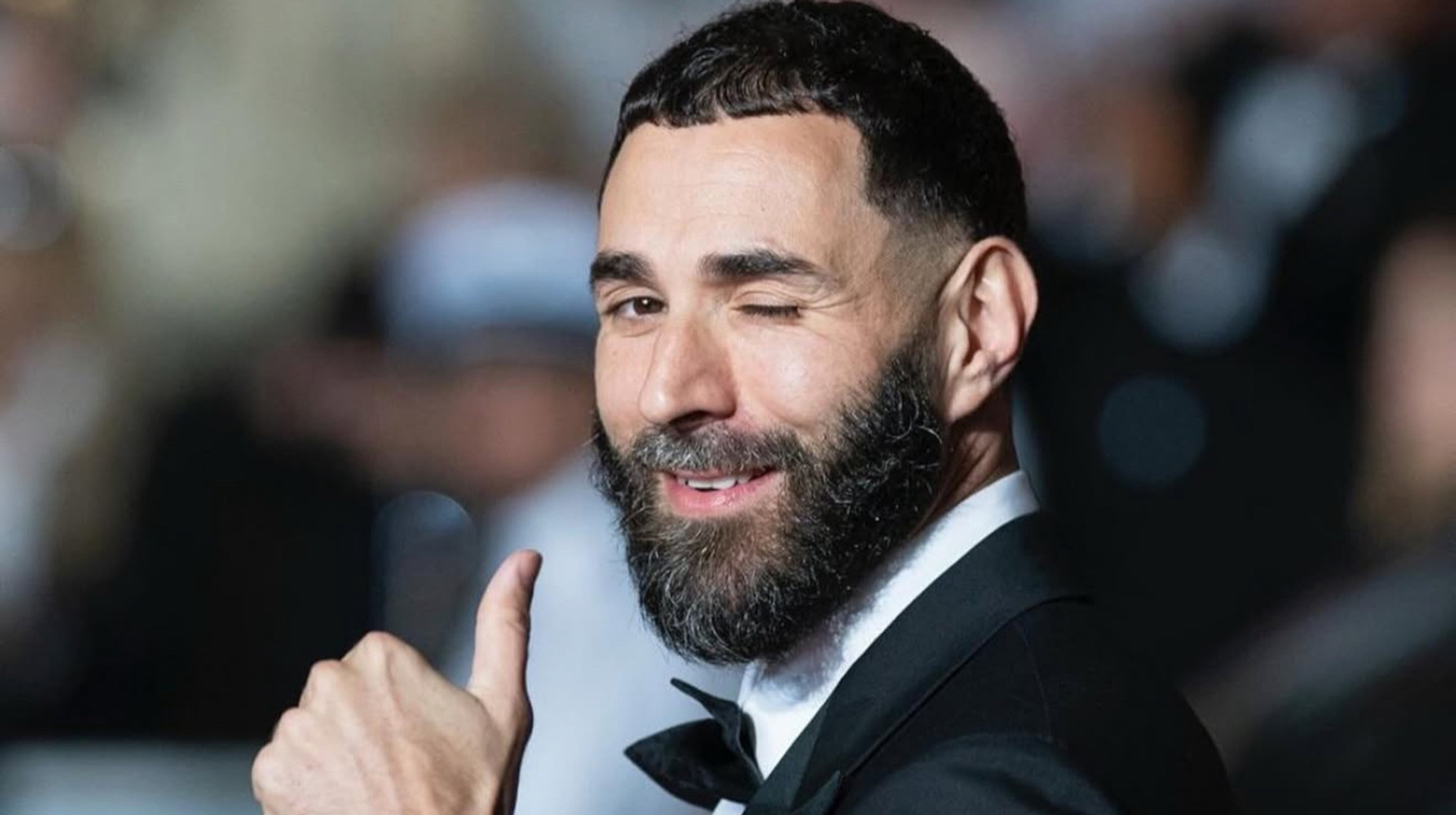 Легендарний футболіст Реала орендував Лувр, щоб влаштувати побачення із дівчиною