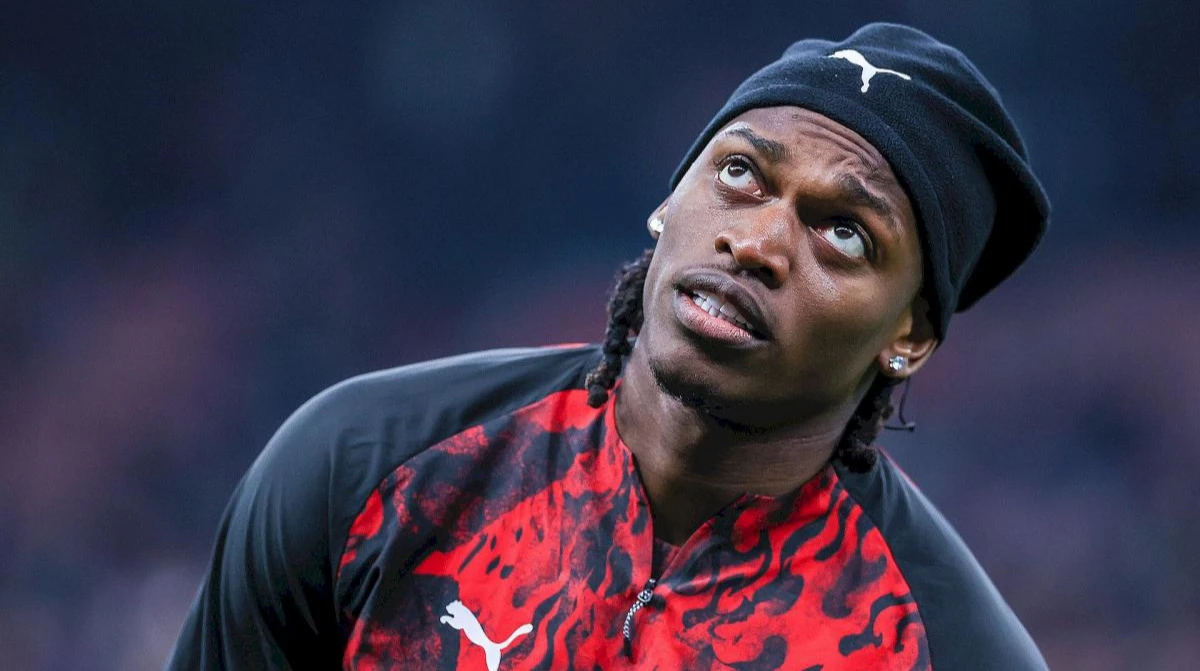 Манчестер Юнайтед хочет обменять трех игроков за вингера Милана