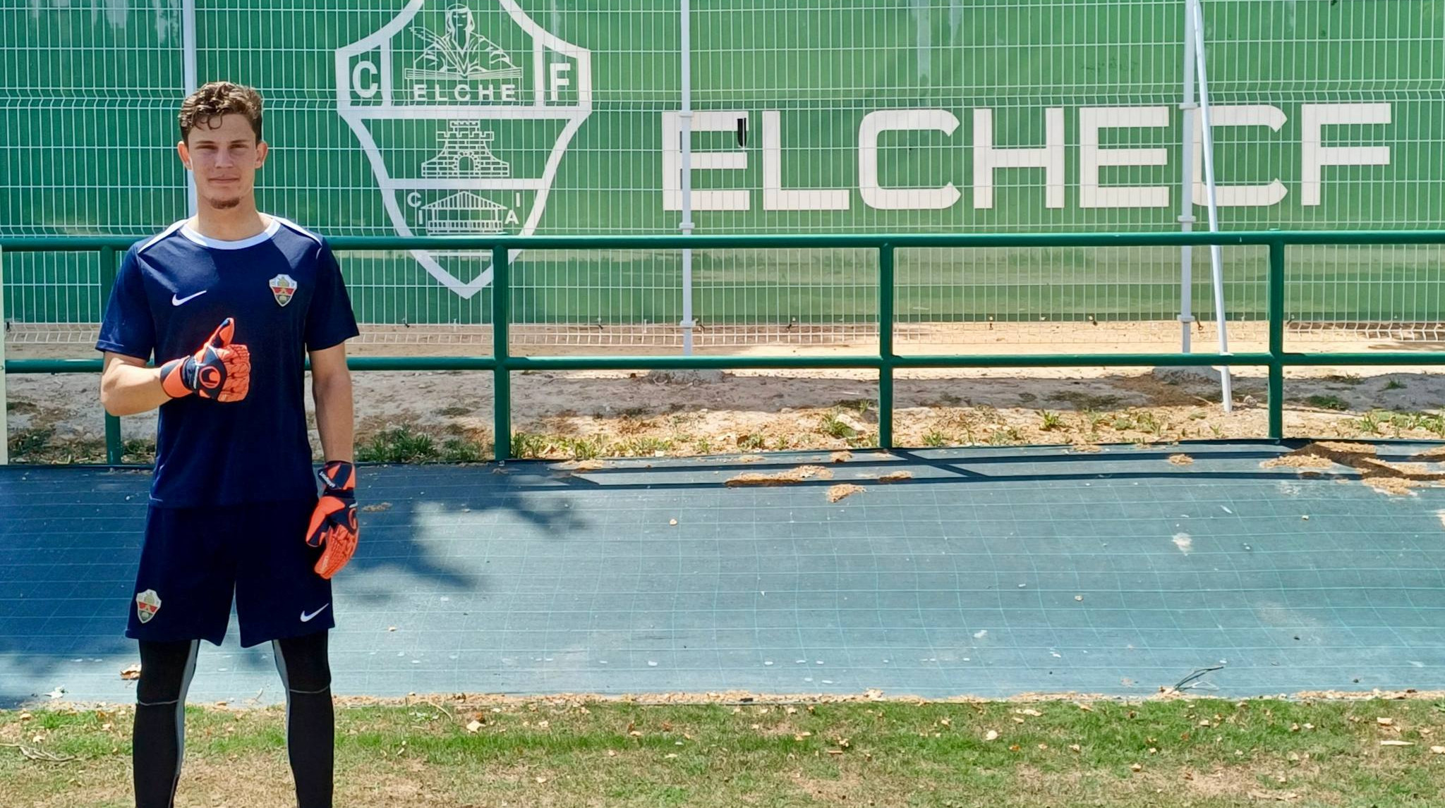 Украинский голкипер продолжит выступления в испанском клубе