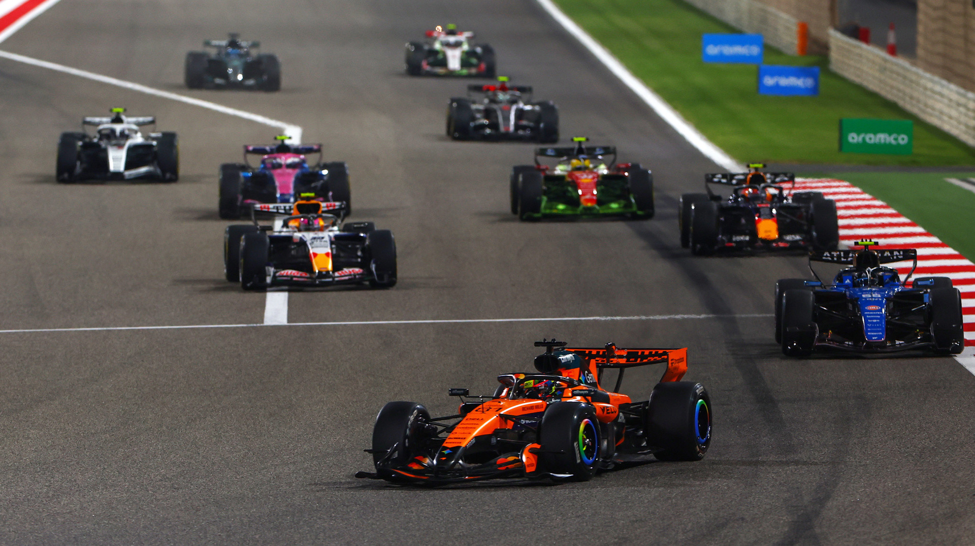 Випробування для регламенту, хаос на старті та проблеми Астон Мартін: прев'ю Гран-прі Австралії