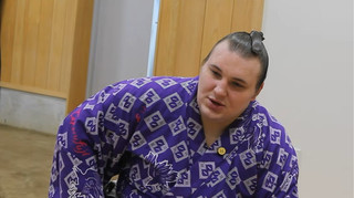 Сумоїст Аонішикі: Нам забороняється водити автомобіль, вести соцмережі