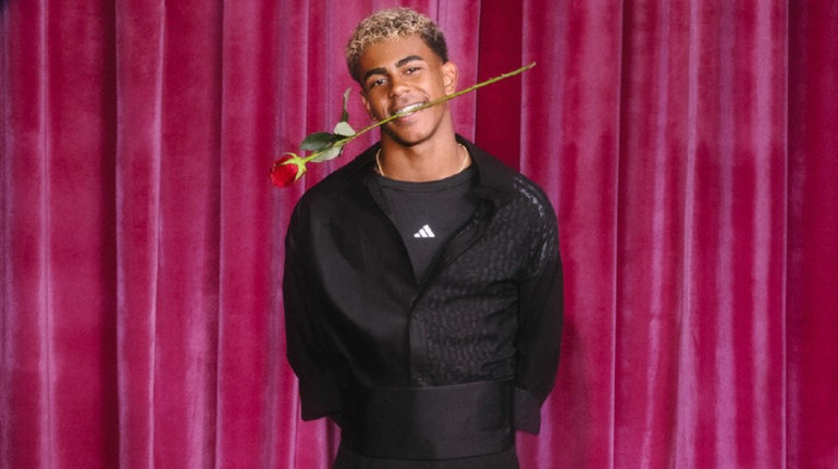 Разбиватель сердец: известный бренд презентовал взрывные бутсы для звезды Барселоны