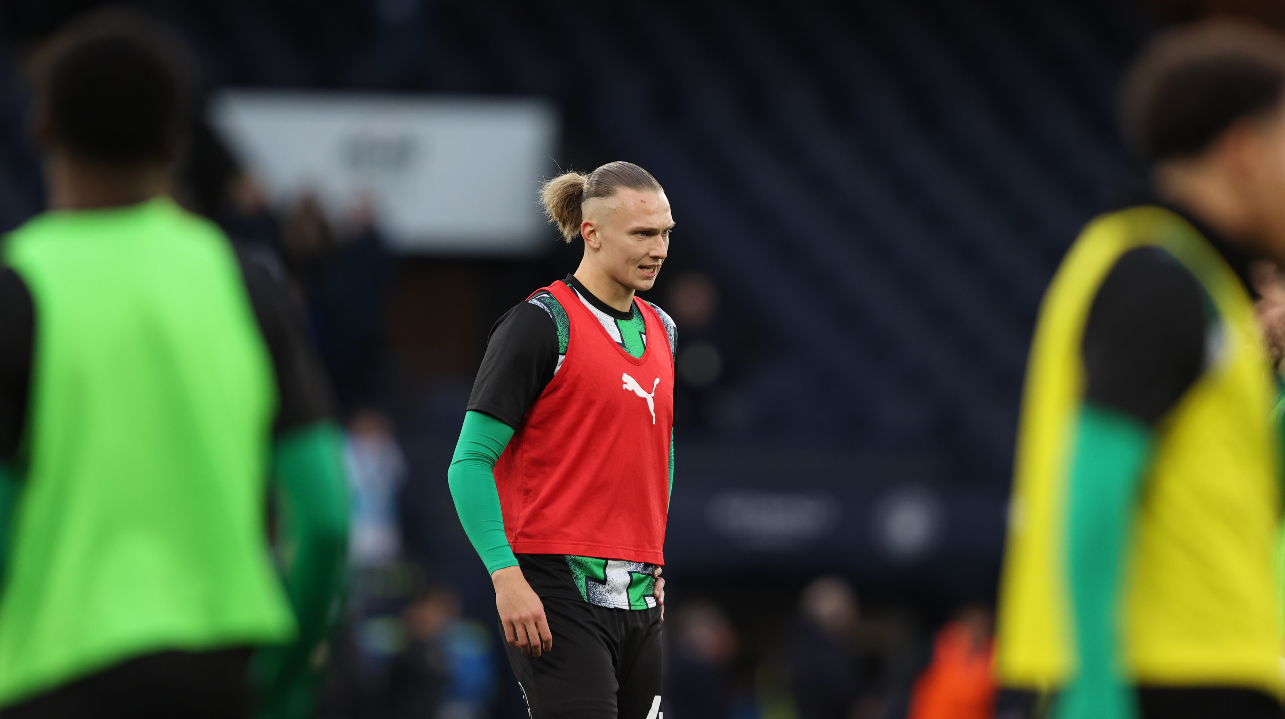 Отримав жовту і був замінений: Таловєров дізнався оцінку за гру з Халлом