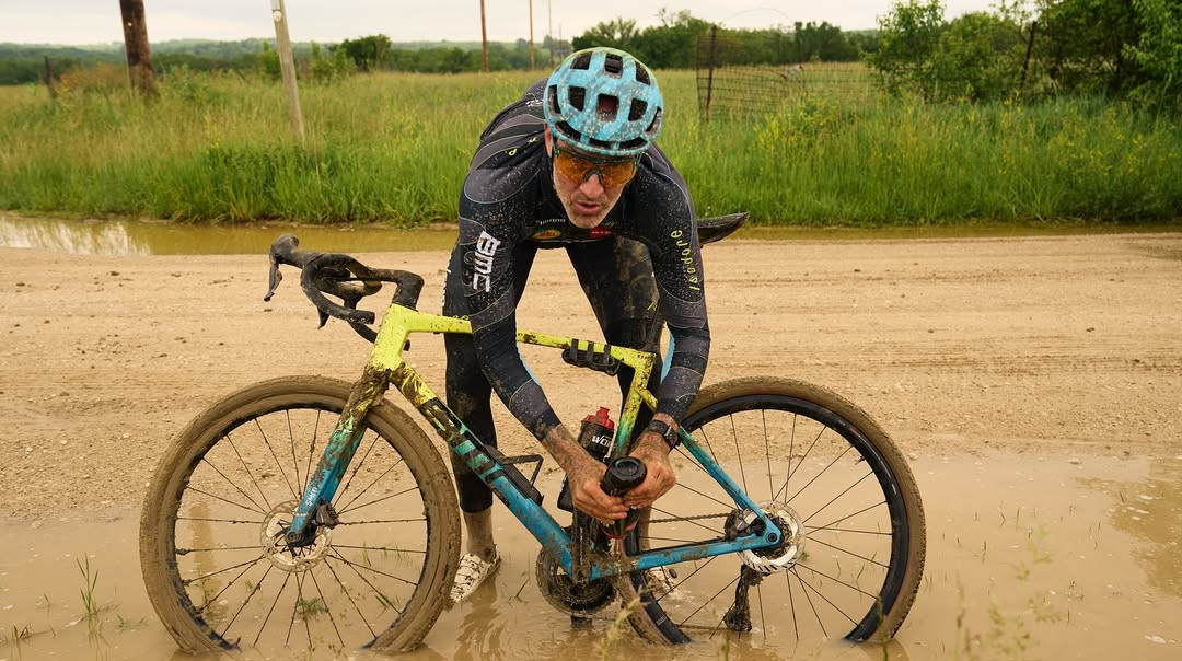 Бывший игрок сборной Бельгии получил порезы рук и ягодиц во время велогонки