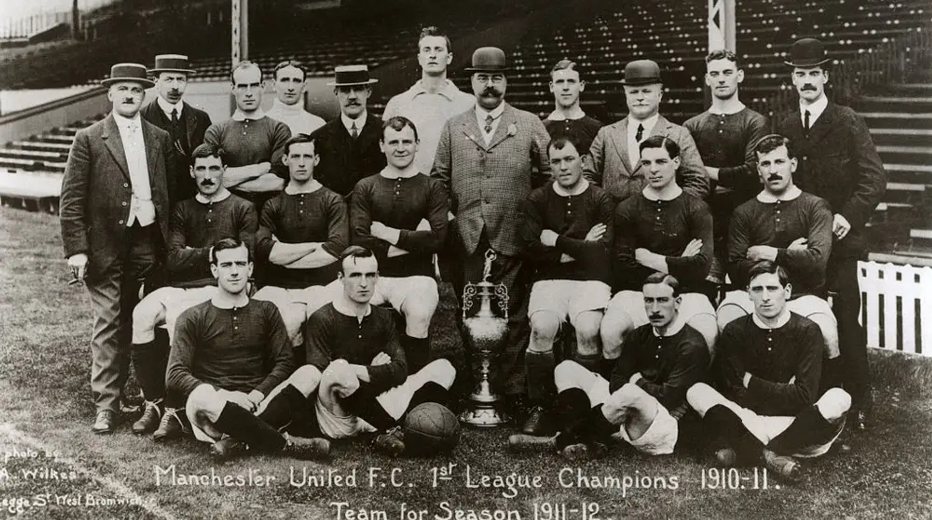 Договірняк Ліверпуля з МЮ та 122 добровольці: як Англія скасувала футбол під час війни