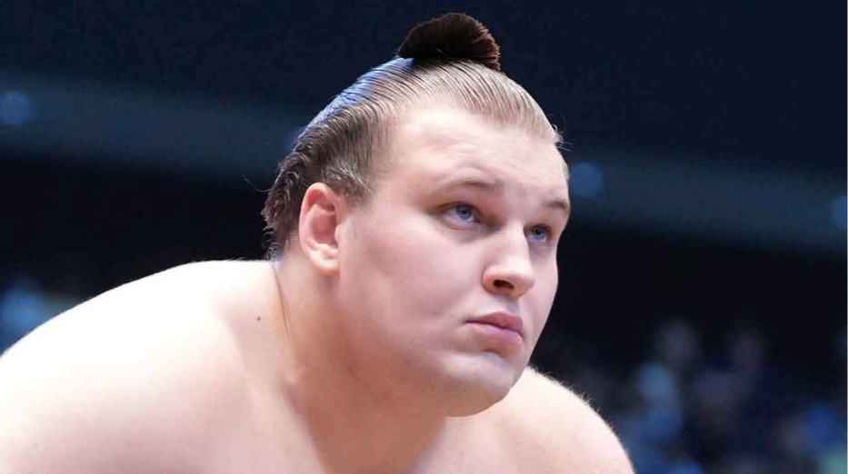 Делит лидерство с йокозунами: Аонишики проиграл перспективному японцу, другой украинец одержал победу