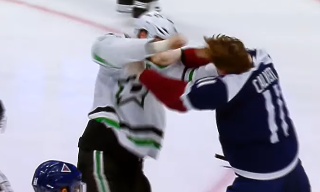 В матчі НХЛ відбулася жорстка бійка