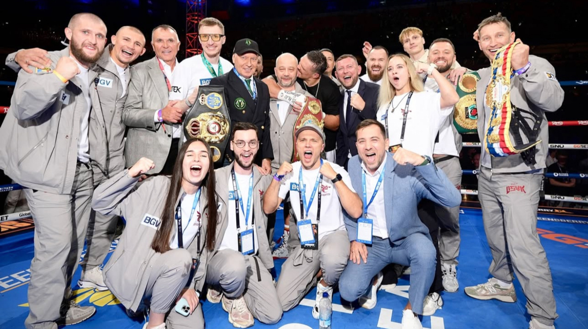 Конфуз дня: команда Усика ледь не загубила чемпіонський пояс під час святкування перемоги над Дюбуа