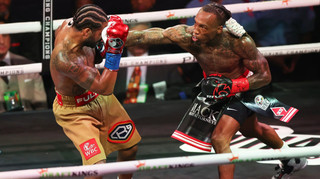 Фостер здолав Фултона і став тимчасовим чемпіоном у легкій вазі