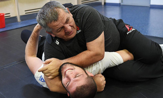 У батька Хабіба вражено 75% легень