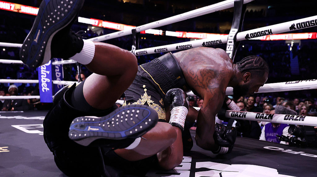Большое количество падений, но без нокаута: обзор боя Уайлдер – Чисора