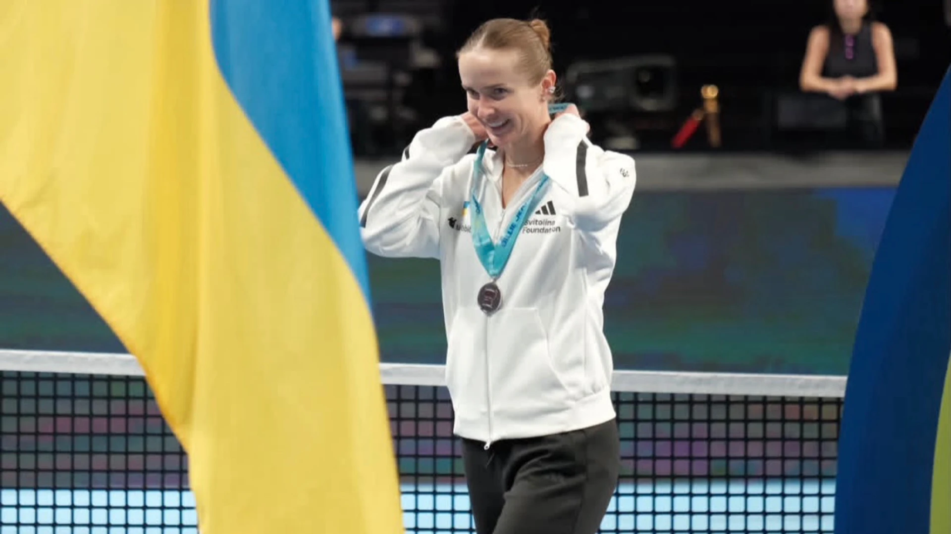Горжусь тем, что представляю нашу страну: Свитолина показала серебряную медаль на Кубке Билли Джин Кинг