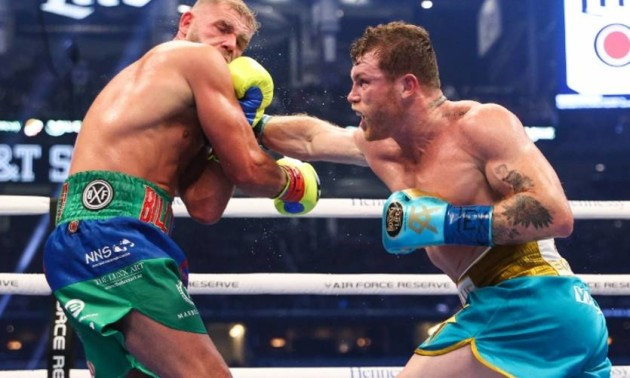 Стало відомо, скільки заробив Канело за бій з Сондерсом